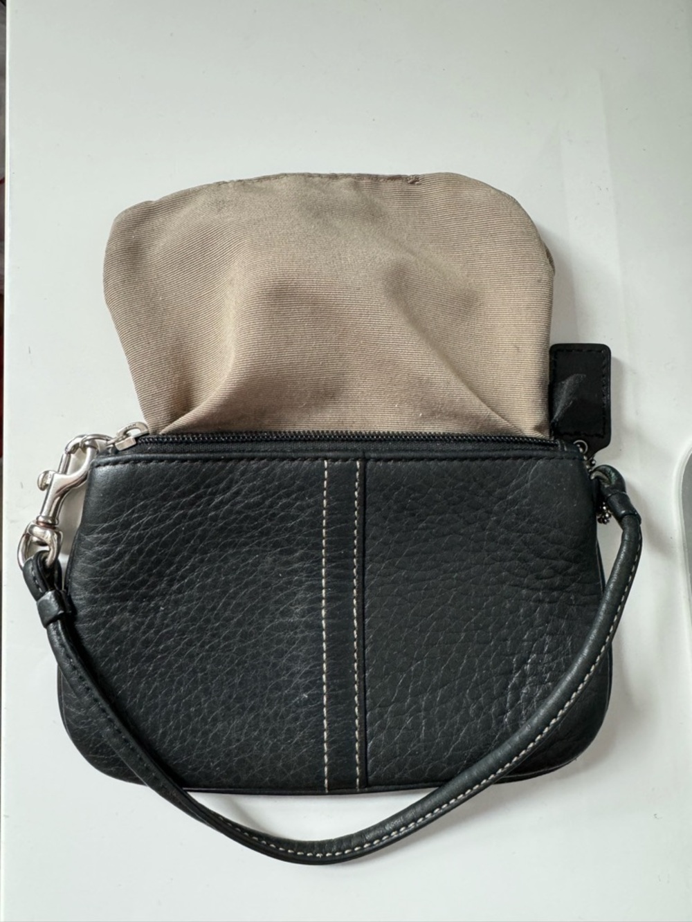 Vintage Coach Wristlet - Picture 2 of 12